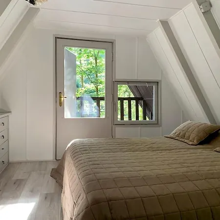 Kaminsko, Puszcza Zielonka, Dom Nad Jeziorem شقة *