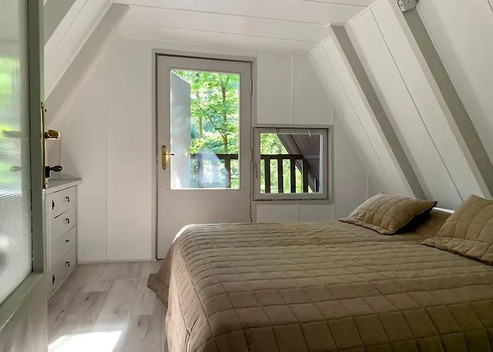 Kaminsko, Puszcza Zielonka, Dom Nad Jeziorem Apartment *